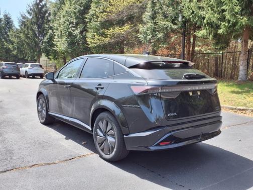 2025 Nissan ARIYA EVOLVE+
