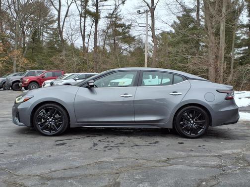 2022 Nissan Maxima SV