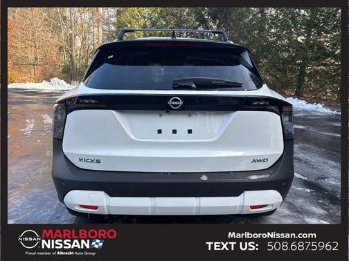 2026 Nissan Kicks SV