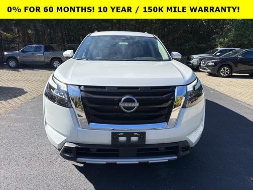 2025 Nissan Pathfinder SL