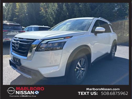 2025 Nissan Pathfinder SL