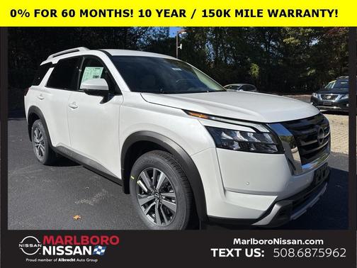 2025 Nissan Pathfinder SL