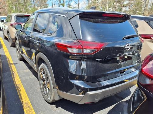 2025 Nissan Rogue SV