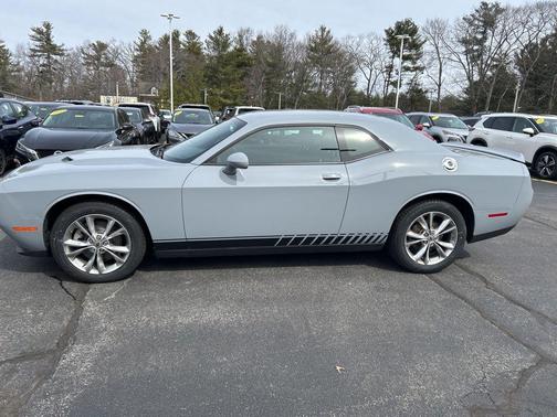 2022 Dodge Challenger SXT