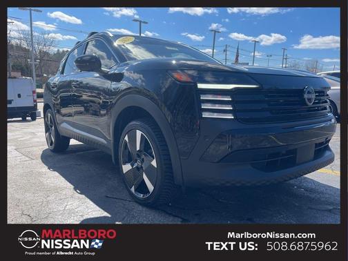 Super Black 2025 Nissan Kicks SR