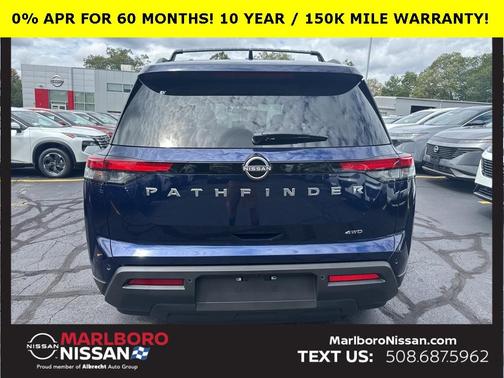 2025 Nissan Pathfinder SV