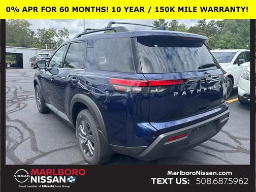 2025 Nissan Pathfinder SV