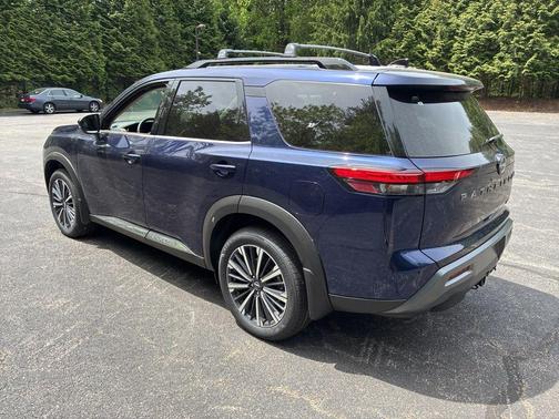 Deep Ocean Blue 2026 Nissan Pathfinder Platinum