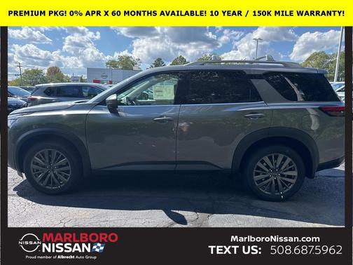 2025 Nissan Pathfinder SL