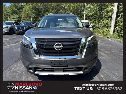 2025 Nissan Pathfinder SL