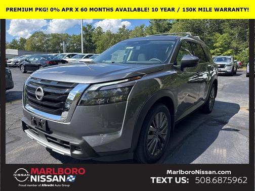 2025 Nissan Pathfinder SL