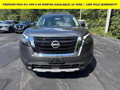 2025 Nissan Pathfinder SL