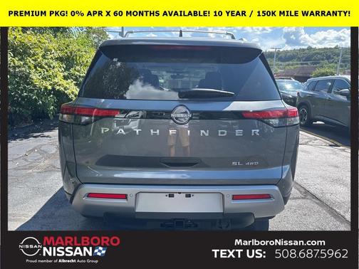 2025 Nissan Pathfinder SL