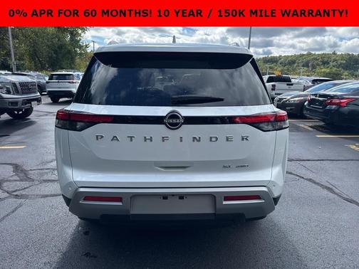 2025 Nissan Pathfinder SL