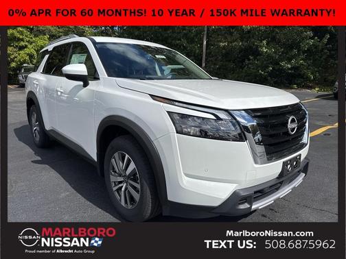 2025 Nissan Pathfinder SL