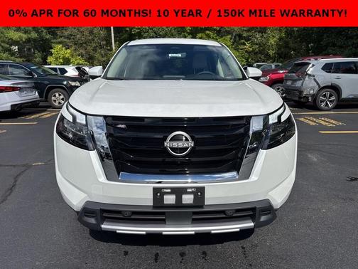 2025 Nissan Pathfinder SL