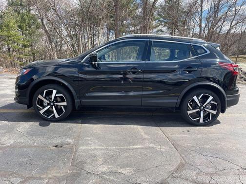 2022 Nissan Rogue Sport SL