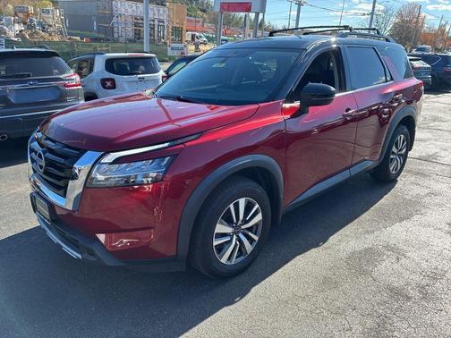 2 Tone Red / Black Roof 2023 Nissan Pathfinder SL