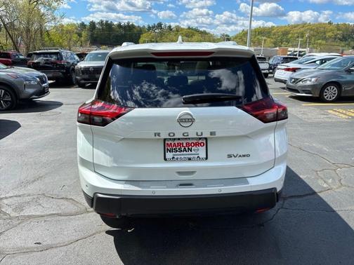 Everest White P 2024 Nissan Rogue SV