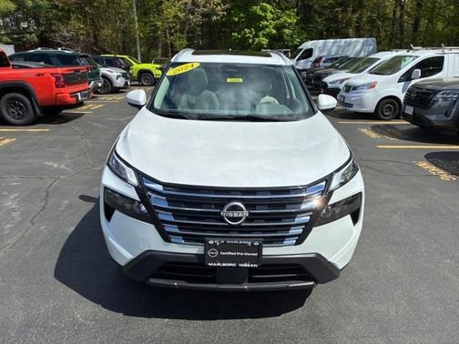 Everest White P 2024 Nissan Rogue SV