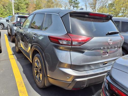 2025 Nissan Rogue SV
