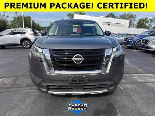 2024 Nissan Pathfinder SL