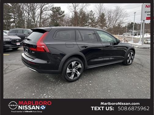 2024 Volvo V60 Cross Country B5 Plus