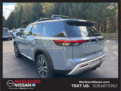 2025 Nissan Pathfinder Platinum