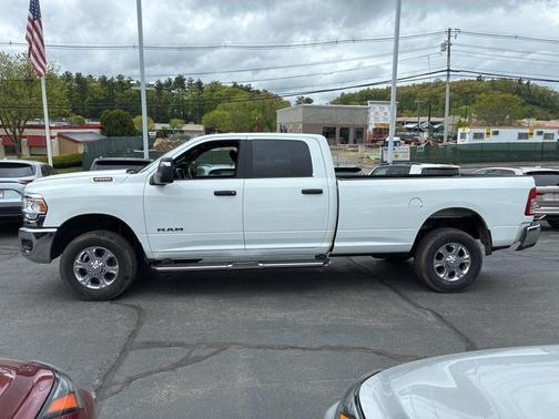 Bright White Clearcoat 2024 RAM 2500 Big Horn