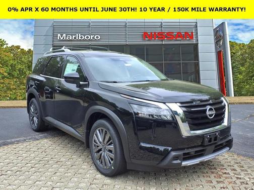 2025 Nissan Pathfinder SL