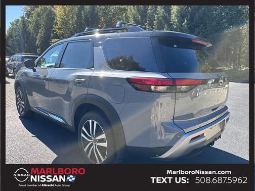 2025 Nissan Pathfinder Platinum