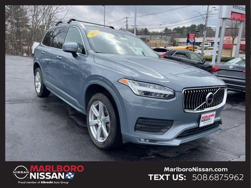 Thunder Gray Metallic 2022 Volvo XC90 T5 Momentum 7 Passenger