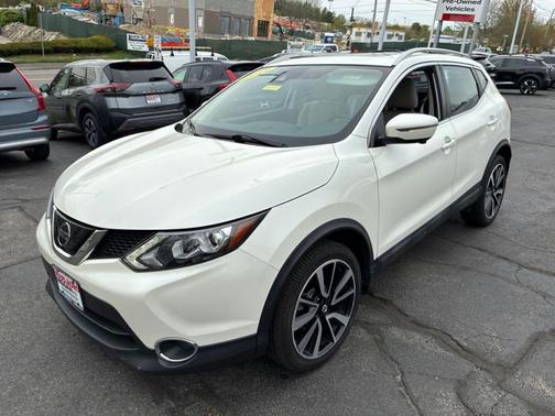 White 2019 Nissan Rogue Sport SL