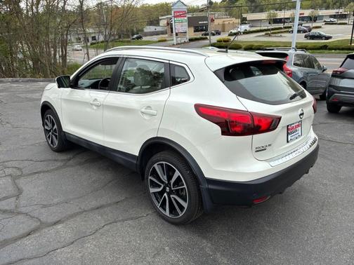 White 2019 Nissan Rogue Sport SL
