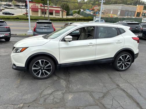 White 2019 Nissan Rogue Sport SL