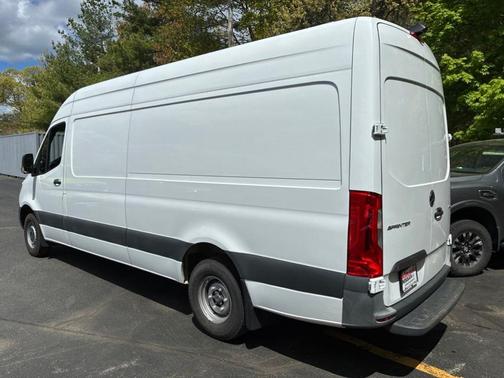 White 2022 Mercedes-Benz Sprinter 3500 170 WB