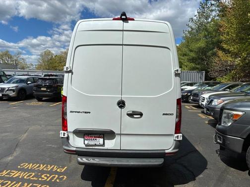 White 2022 Mercedes-Benz Sprinter 3500 170 WB
