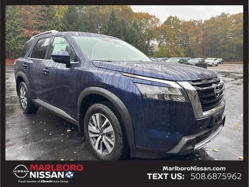 2025 Nissan Pathfinder SL
