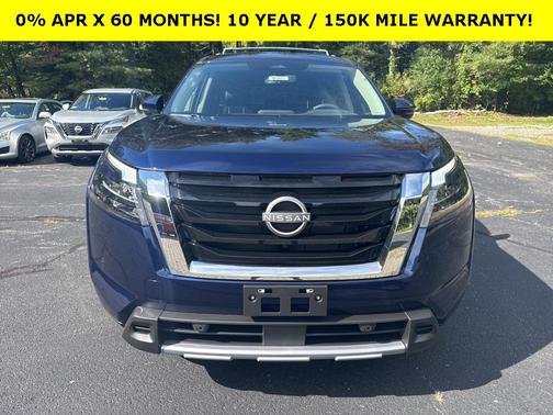 2025 Nissan Pathfinder SL