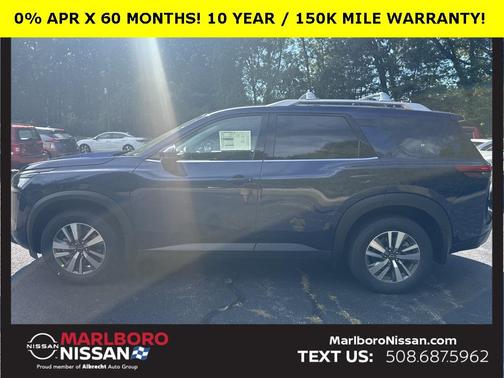 2025 Nissan Pathfinder SL