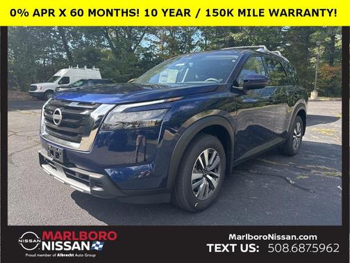 2025 Nissan Pathfinder SL
