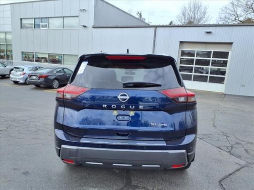2025 Nissan Rogue SL