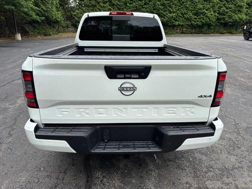 Glacier White 2026 Nissan Frontier SV