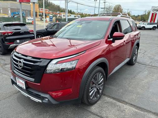 Scarlet Ember 2023 Nissan Pathfinder SL