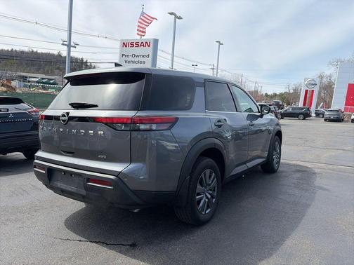 Gun Metallic 2024 Nissan Pathfinder S