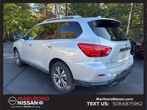 2019 Nissan Pathfinder SL