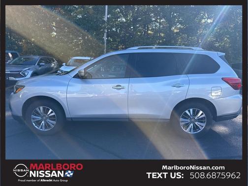 2019 Nissan Pathfinder SL
