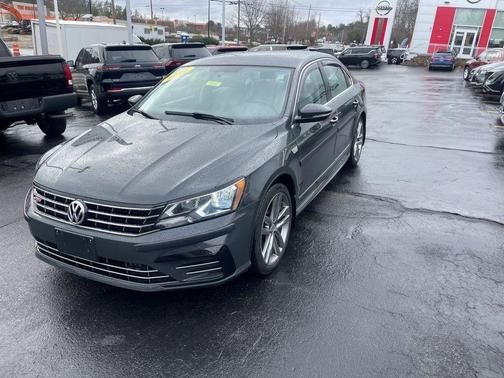 2016 Volkswagen Passat 1.8T R-Line w/ Comfort
