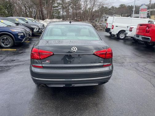 2016 Volkswagen Passat 1.8T R-Line w/ Comfort