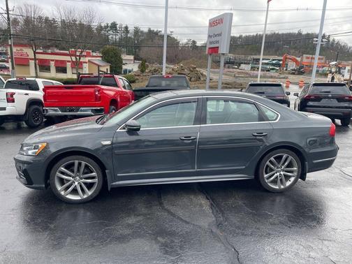 2016 Volkswagen Passat 1.8T R-Line w/ Comfort
